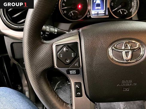 Used 2022 Toyota Tacoma SR5 AWD/4WD image 24