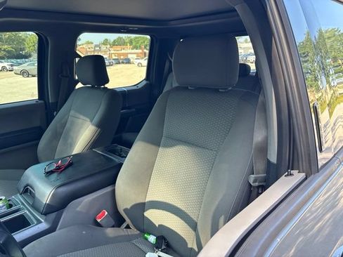 Used 2017 Ford F150 XLT w/ Equipment Group 302A Luxury AWD/4WD image 11