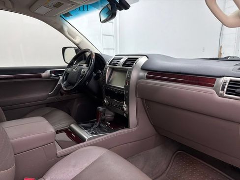 Used 2016 Lexus GX 460 w/ Premium Package AWD/4WD image 35