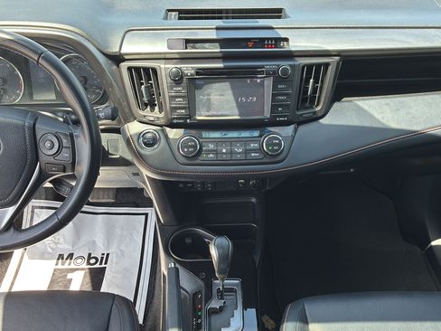 Used 2018 Toyota RAV4 SE w/ Power Extra Value Package FWD image 32