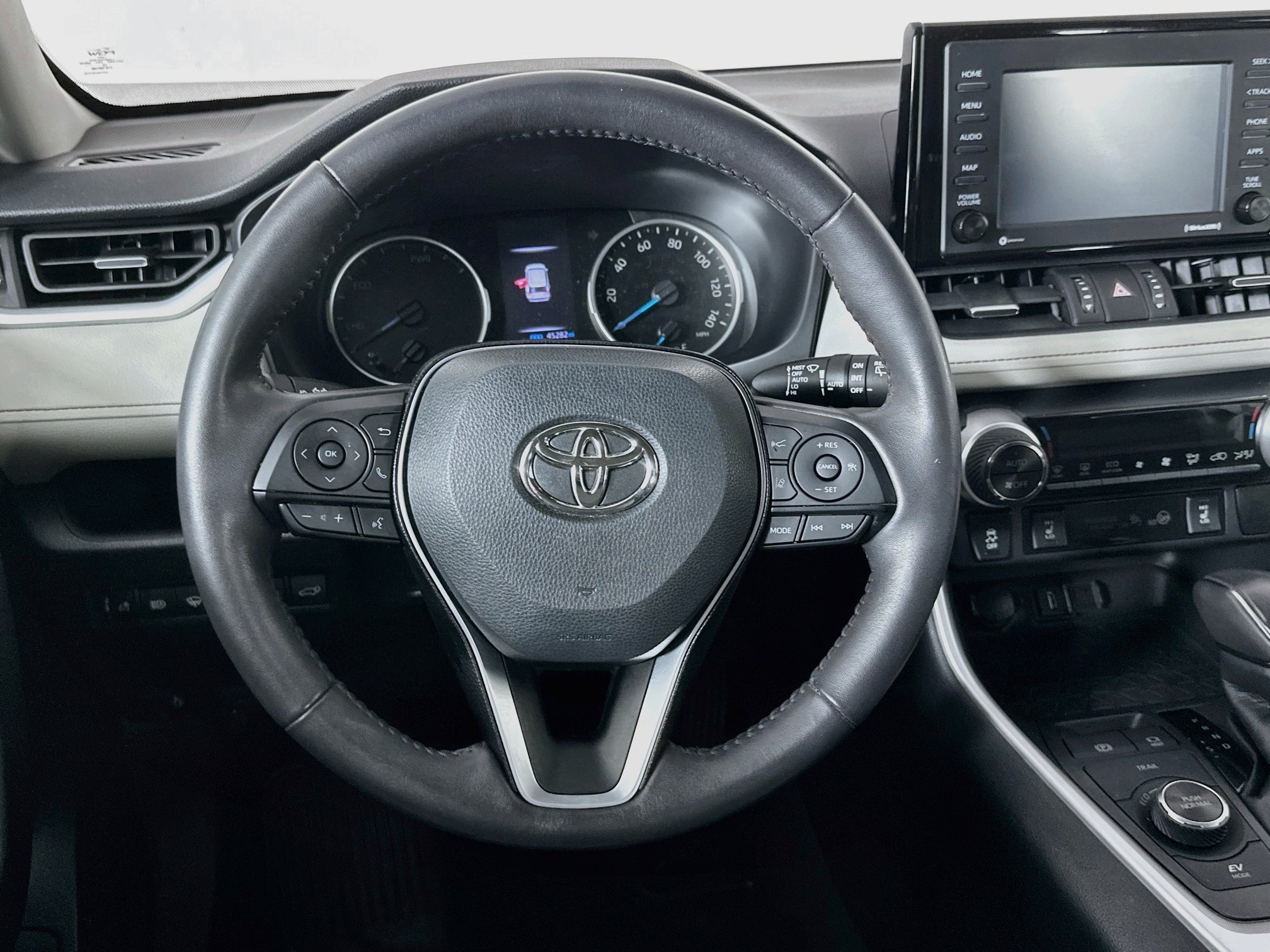 Used 2021 Toyota RAV4 XLE Premium AWD/4WD image 18