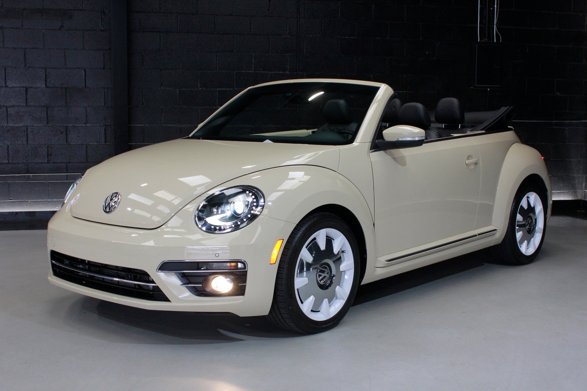 Used 2019 Volkswagen Beetle 2.0T S FWD image 8