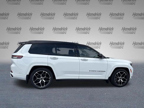 Used 2023 Jeep Grand Cherokee L Summit AWD/4WD image 10