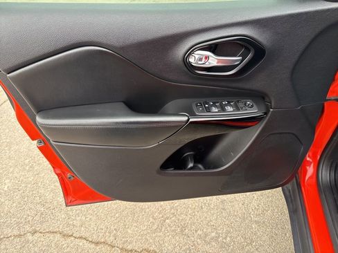 Used 2021 Jeep Cherokee Altitude image 10