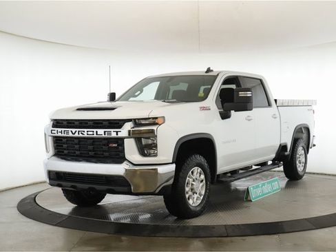 Used 2020 Chevrolet Silverado 2500 LT w/ Z71 Off-Road Package image 10