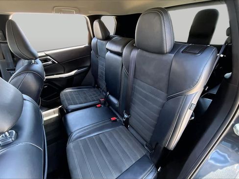 Used 2025 Mitsubishi Outlander SE AWD/4WD image 20