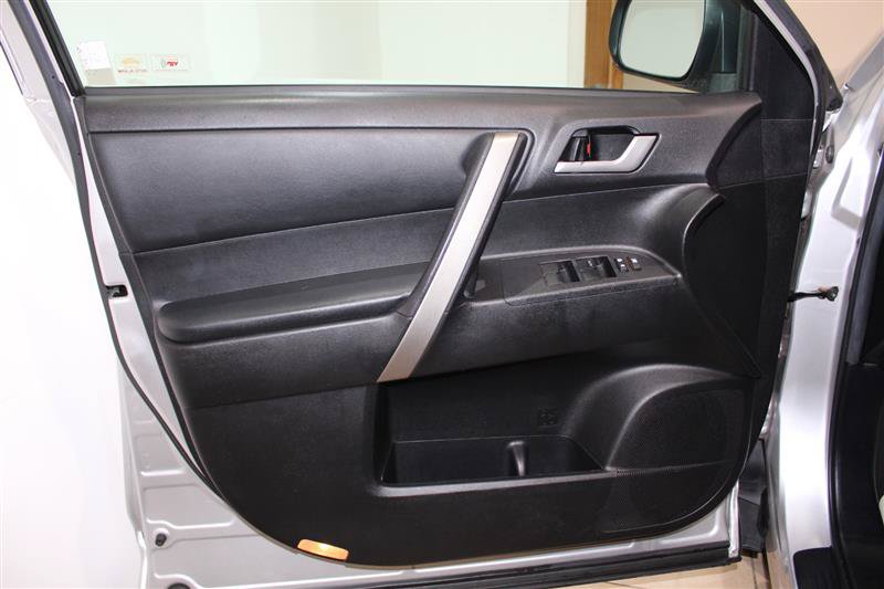 Used 2013 Toyota Highlander SE AWD/4WD image 33