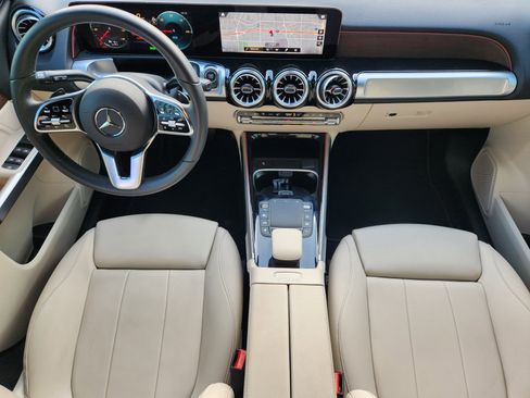 Certified 2023 Mercedes-Benz EQB 300 4MATIC image 27