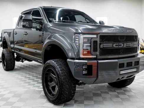 Used 2017 Ford F250 Platinum w/ Platinum Ultimate Package AWD/4WD image 5