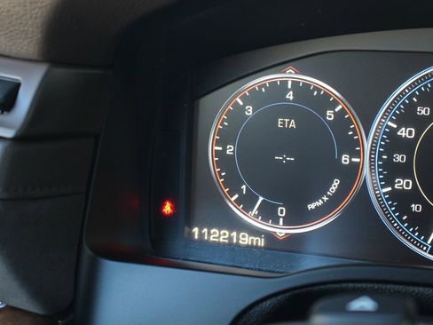 Used 2015 Cadillac Escalade ESV Premium image 38