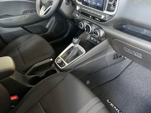 Used 2026 Hyundai Venue SEL FWD image 16