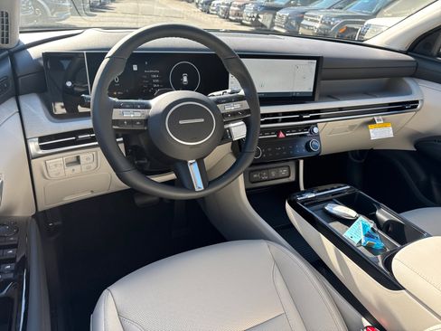 New 2025 Hyundai Tucson Limited image 15