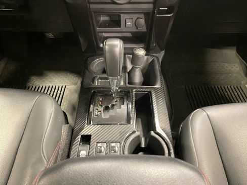 Used 2020 Toyota 4Runner Venture w/ Moonroof Package AWD/4WD image 11