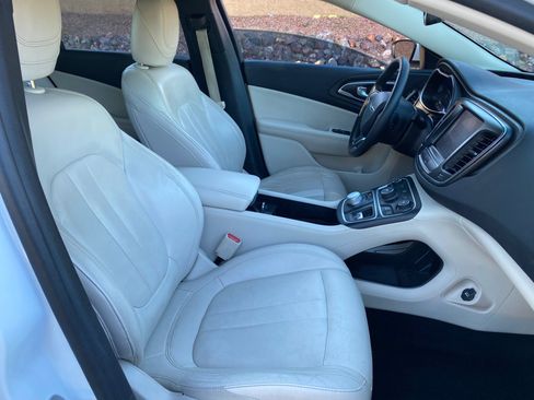 Used 2017 Chrysler 200 Limited Platinum image 50