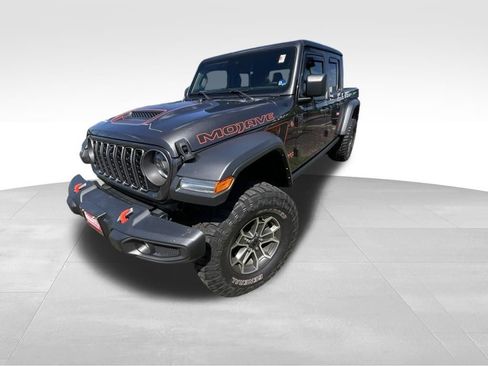 Used 2024 Jeep Gladiator Mojave w/ Technology Group AWD/4WD image 30