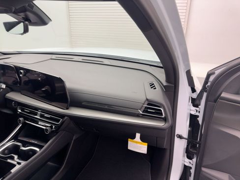 New 2026 Chevrolet Traverse LT w/ Driver Confidence Package image 23