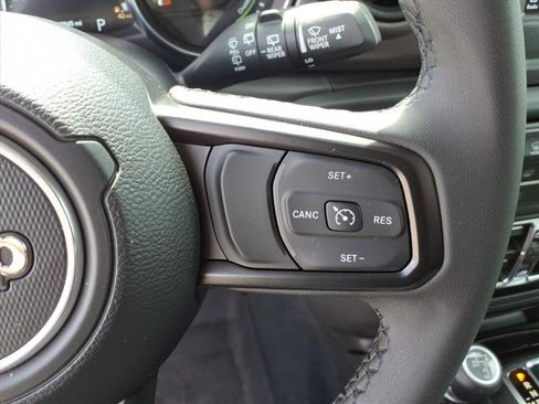 Used 2023 Jeep Wrangler Unlimited AWD/4WD image 25