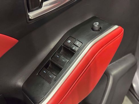 Used 2023 Toyota Highlander XSE image 16