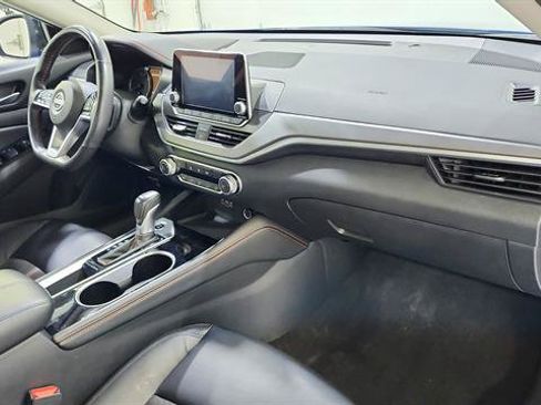 Certified 2025 Nissan Altima 2.5 SR FWD image 23