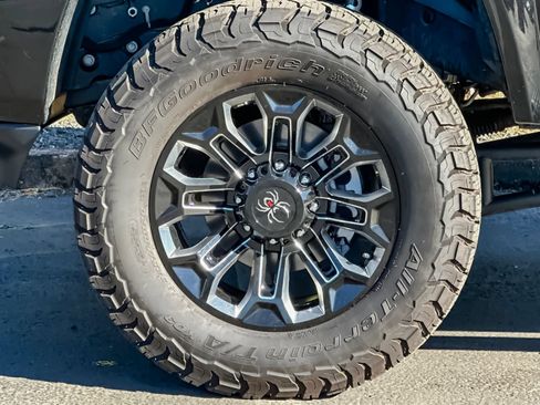 Used 2025 RAM 2500 Laramie w/ Night Edition AWD/4WD image 25