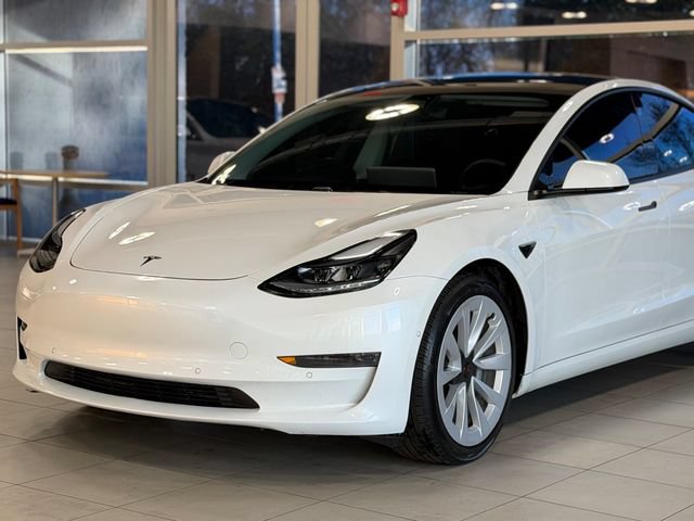 Used 2021 Tesla Model 3 Standard Range Plus RWD image 3