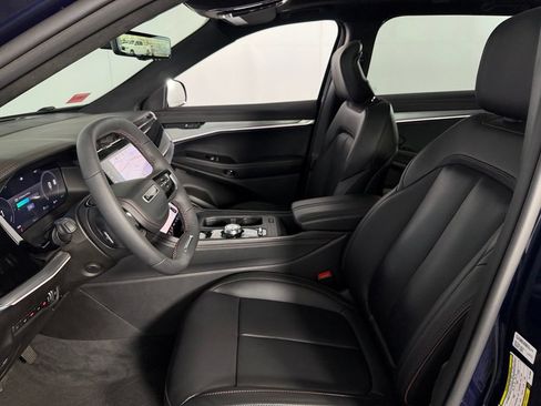 Used 2024 Jeep Wagoneer Launch Edition AWD/4WD image 31