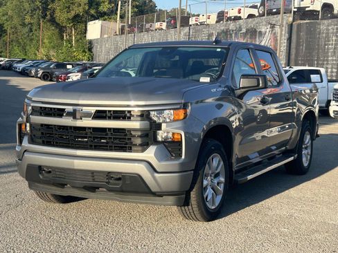 Used 2023 Chevrolet Silverado 1500 Custom AWD/4WD image 3