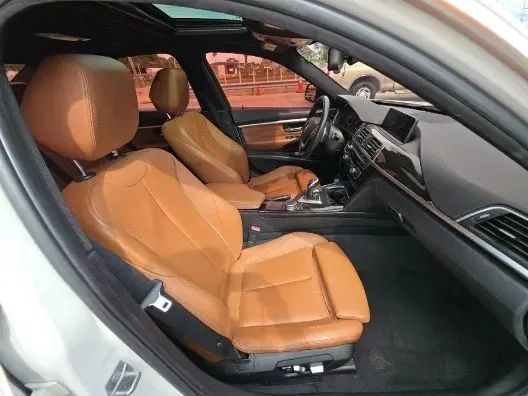 Used 2017 BMW 330i Sedan RWD image 6