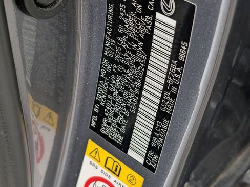 Used 2019 Lexus ES 350 Ultra Luxury w/ Accessory Package 2 image 17