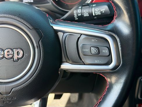 Used 2021 Jeep Wrangler Unlimited Rubicon AWD/4WD image 37