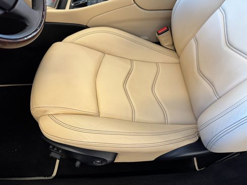 Used 2014 Maserati GranTurismo Convertible image 31