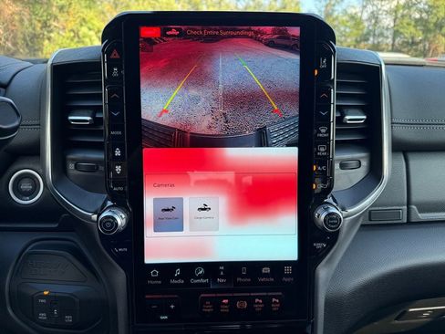 New 2025 RAM 2500 Laramie AWD/4WD image 32