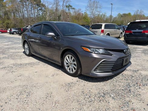 Used 2023 Toyota Camry LE image 7