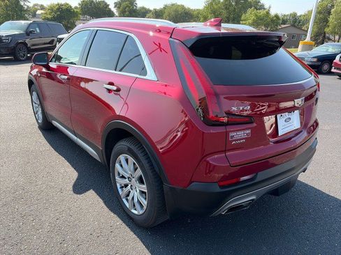 Used 2019 Cadillac XT4 Premium Luxury w/ Technology Package AWD/4WD image 3