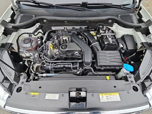 Used 2023 Volkswagen Taos SE image 30