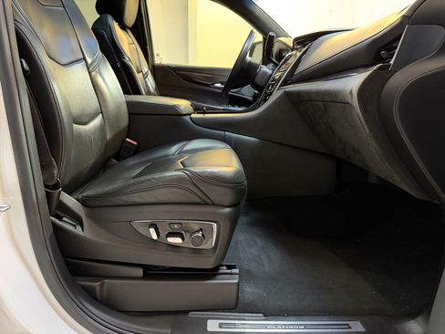 Used 2017 Cadillac Escalade Platinum AWD/4WD image 52