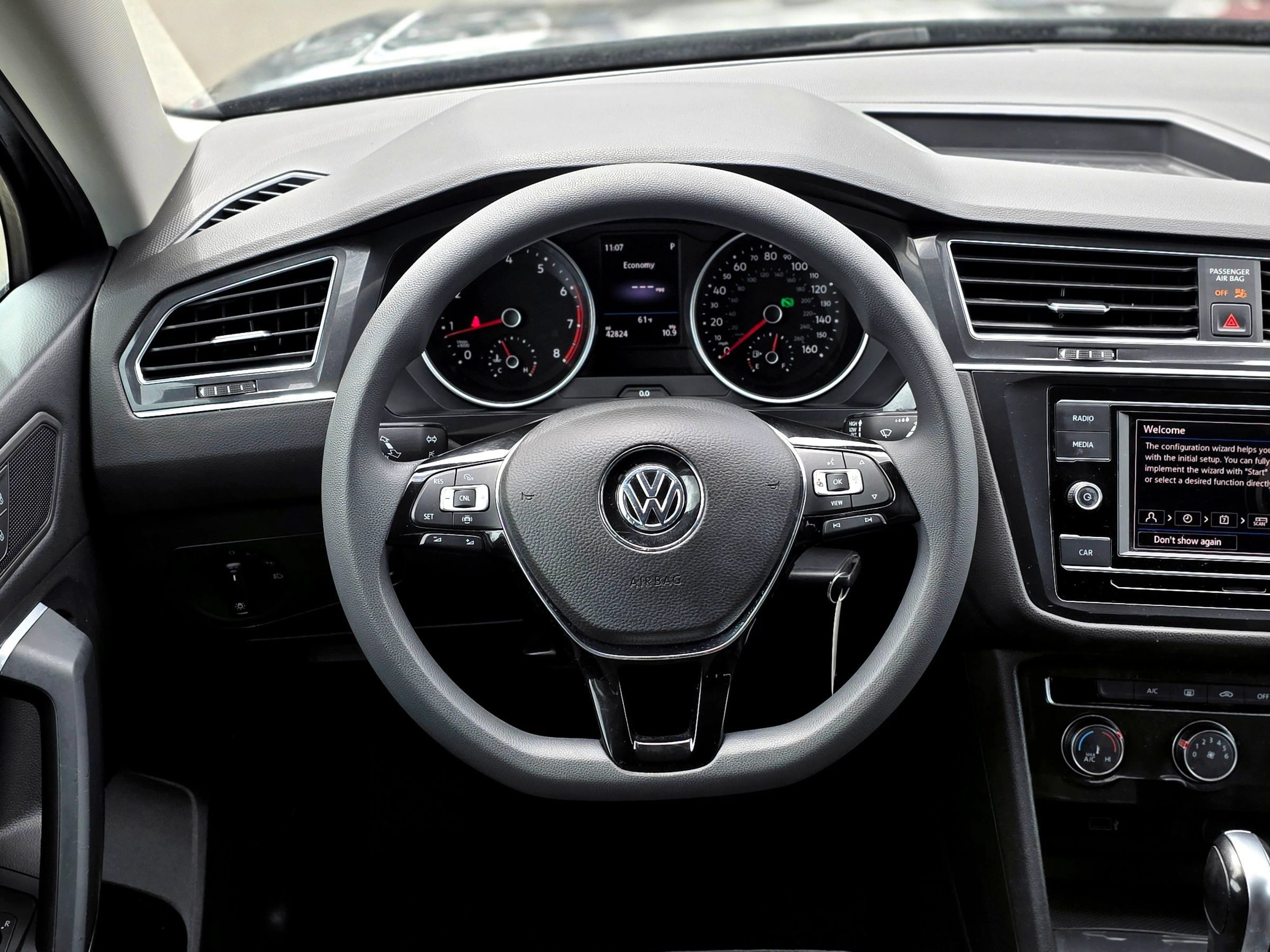Used 2019 Volkswagen Tiguan S w/ 3rd Row Seat Package AWD/4WD image 12