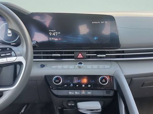 Used 2024 Hyundai Elantra SEL FWD image 13