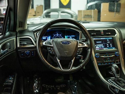 Used 2015 Ford Fusion SE w/ Equipment Group 502A image 16