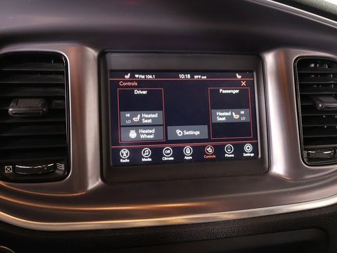 Used 2019 Dodge Charger SXT image 7