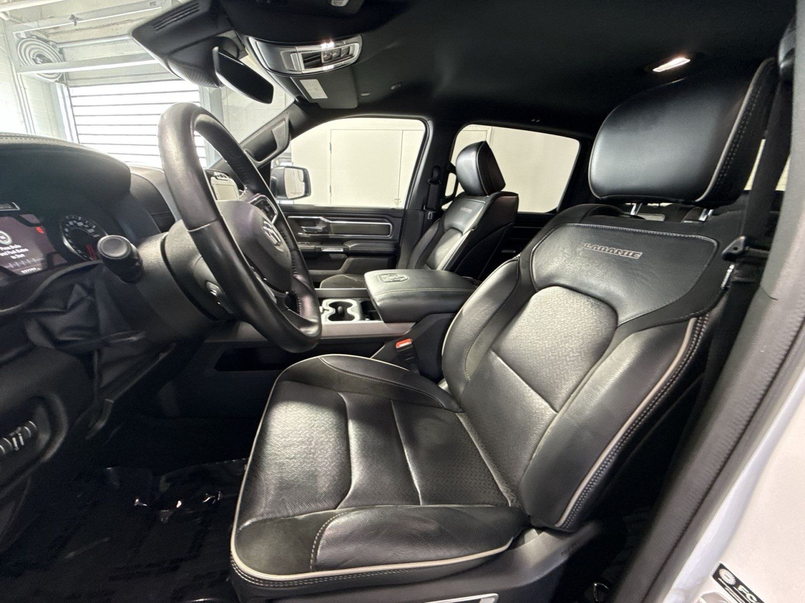 Used 2023 RAM 1500 Laramie AWD/4WD image 14