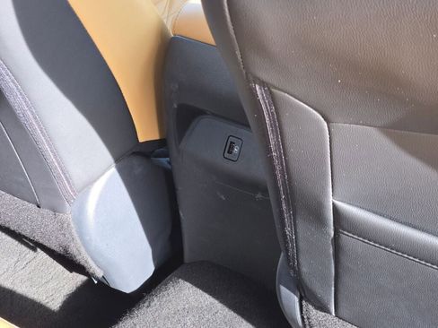 Used 2025 Nissan Sentra SV w/ SV Premium Package image 14