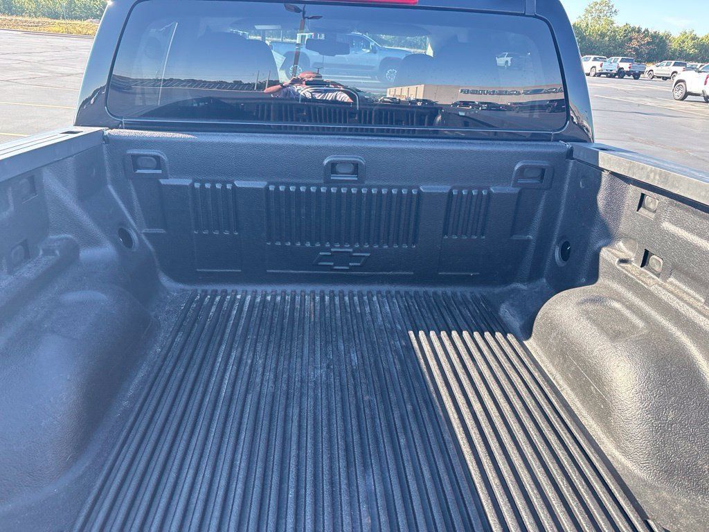 Used 2022 Chevrolet Colorado LT AWD/4WD image 15