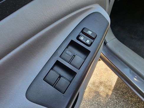 Used 2015 Toyota Tacoma 4x4 Double Cab w/ TRD Off-Road Package image 11