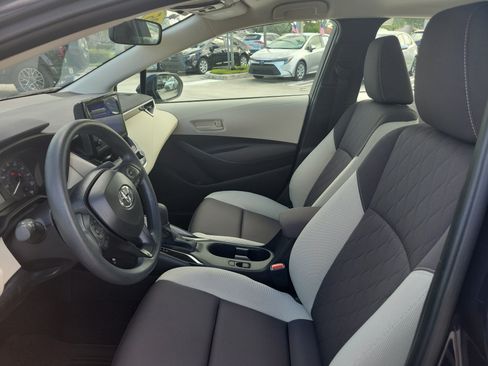 Used 2025 Toyota Corolla LE FWD image 22
