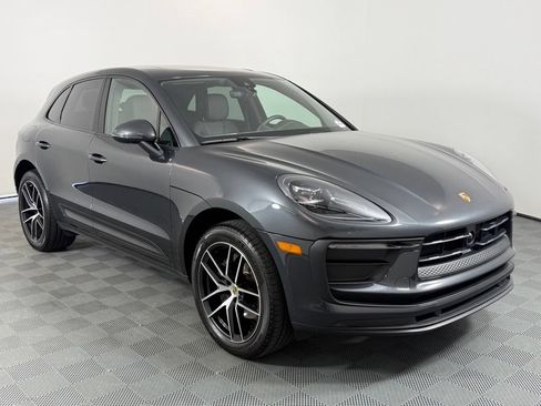 Certified 2023 Porsche Macan AWD/4WD image 9