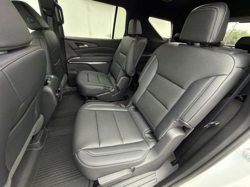 New 2026 Chevrolet Traverse LT w/ Midnight/Sport Edition FWD image 18