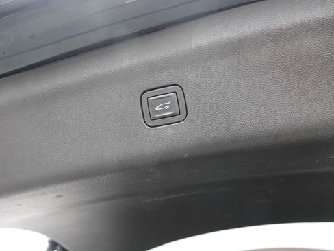 Used 2019 Buick Enclave Avenir image 6