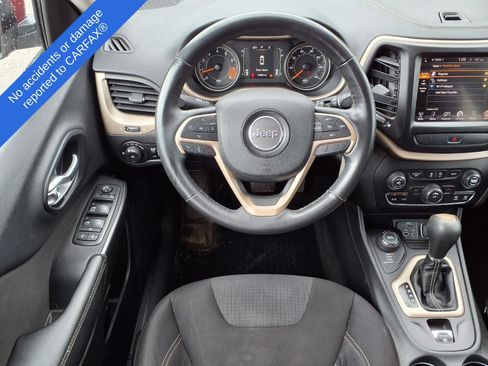 Used 2015 Jeep Cherokee Latitude w/ Cold Weather Group AWD/4WD image 15