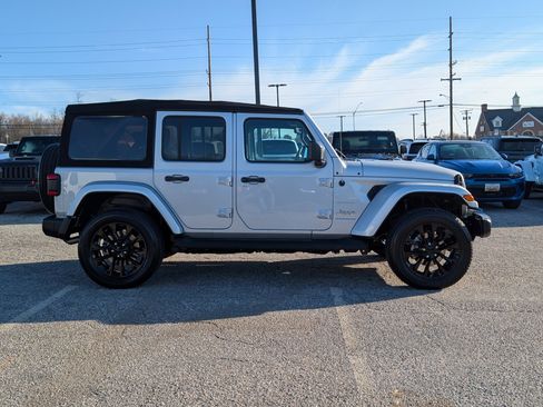 Used 2023 Jeep Wrangler Sahara w/ Cold Weather Group image 6